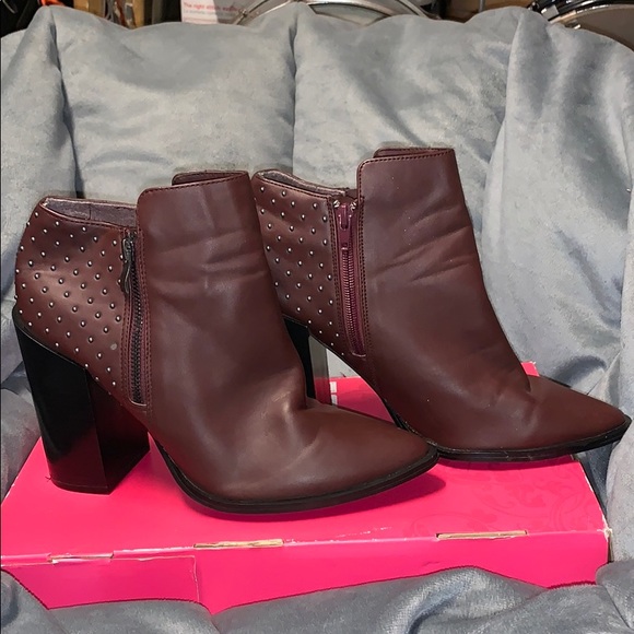 Heeled ankle boots - Picture 1 of 5
